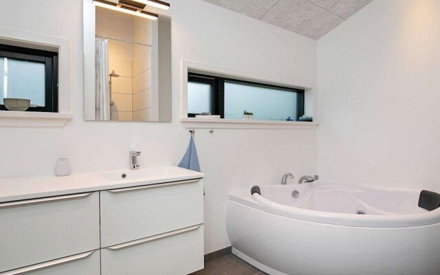 Luxury Retreat in Lonstrup-by Traum