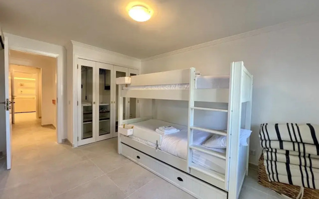 Vilamoura Deluxe Villa by Homing