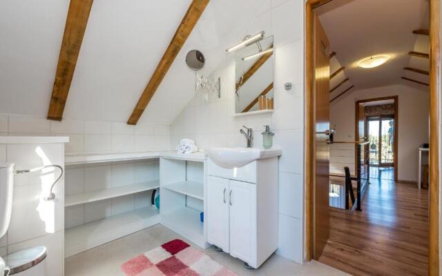 Rural House Gluic