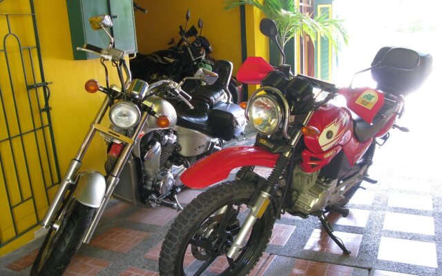 Drifters British Pub and Apartelle