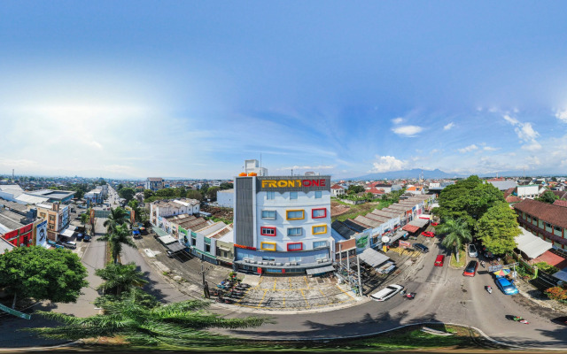 Front One Budget Malang