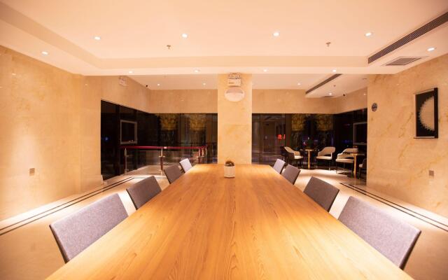 Starway Hotel Puyang Qicheng Park