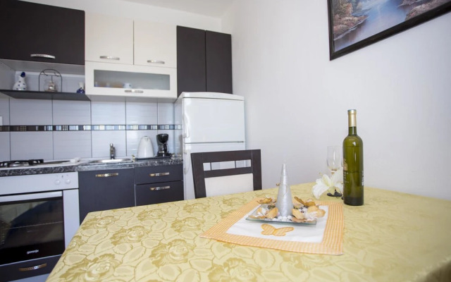 Rooms and Apartments Mofardin