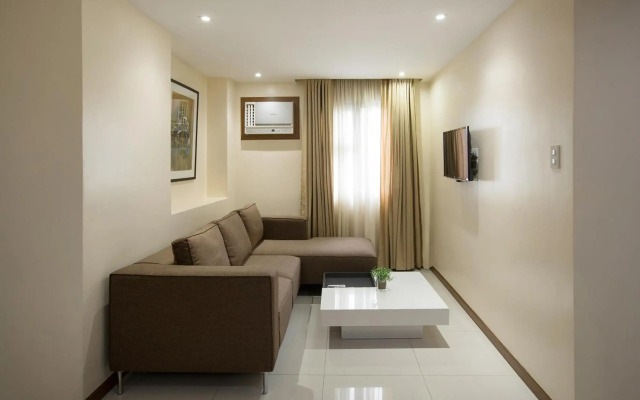Golden Prince Hotel and Suites