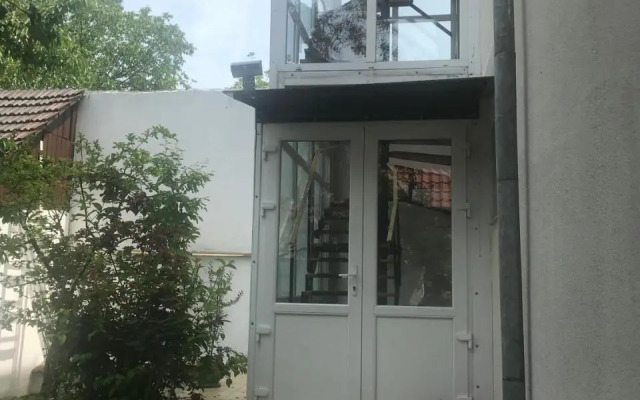 Spacious and cozy 3BD+Terrace Couples Apartment
