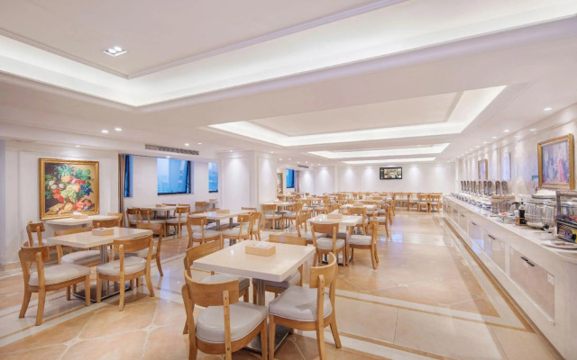 Vienna International Hotel (Zhanjiang Wanda Plaza)