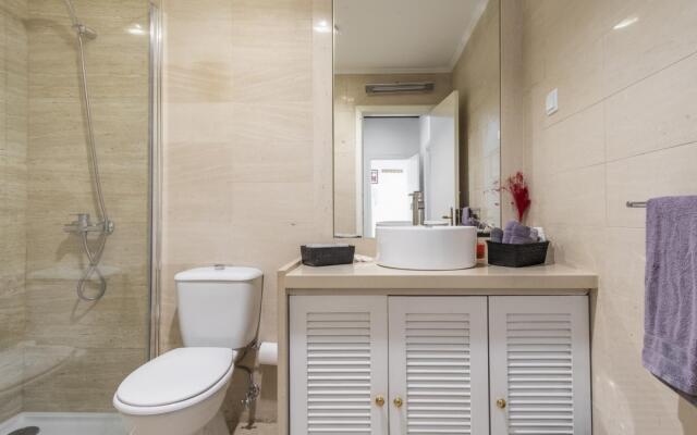LV Premier Chiado CH4 Spacious Central Elevator