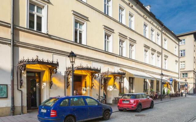 Tomasza Residence
