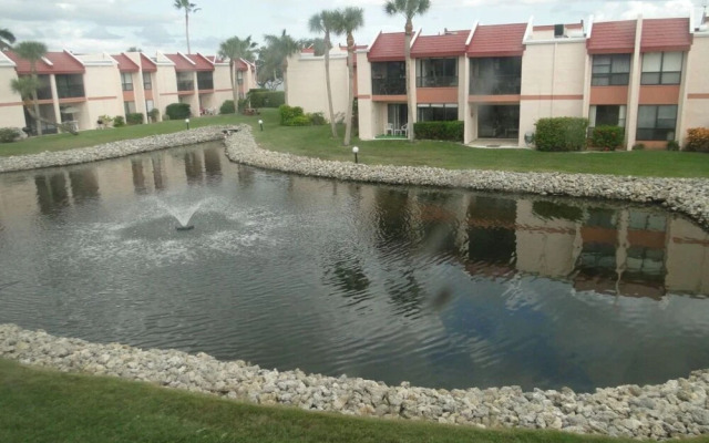 Runaway Bay Resort by BBG