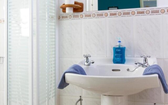 Augusta Lodge Guesthouse