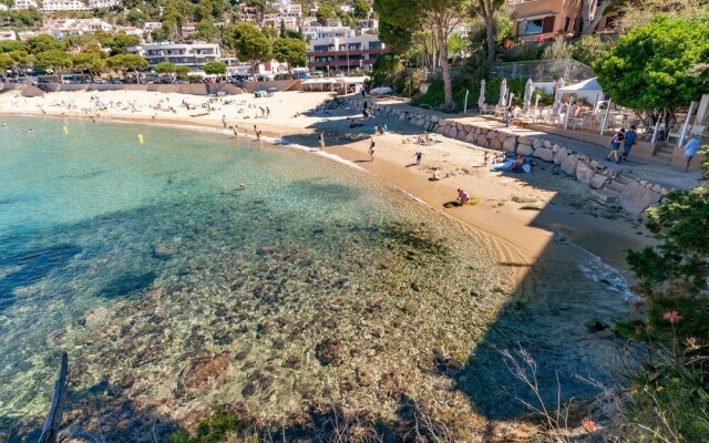 Huge Holiday Home in Catalonia With Private Swimming Pool