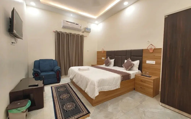 Hotel V Palace Ayodhya