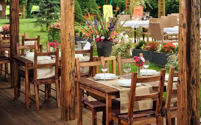 Art & Garden Residence