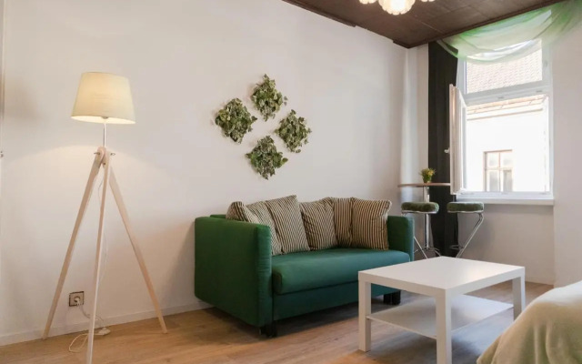 Perfectly situated 2BR Apt. - ideal for Longstays