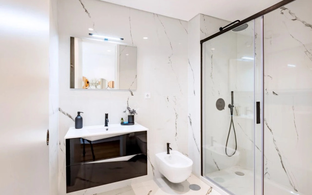 Camões Downtown with Parking