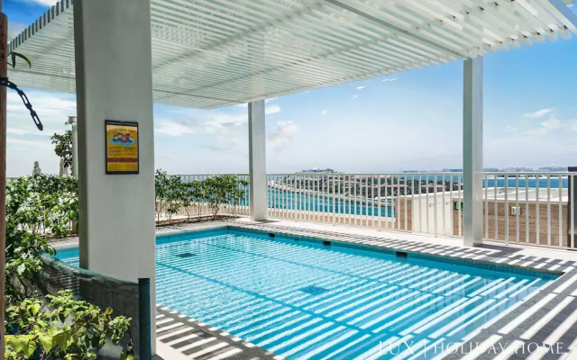 LUX  The Luxury Sunspot Beach Suite