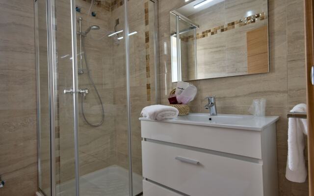 First Class Apartments Calleja by G&G