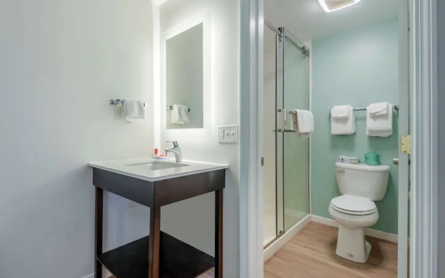 Econo Lodge Inn & Suites Lincoln
