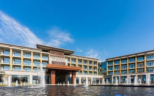 ShengSi Maison New Century Hotel