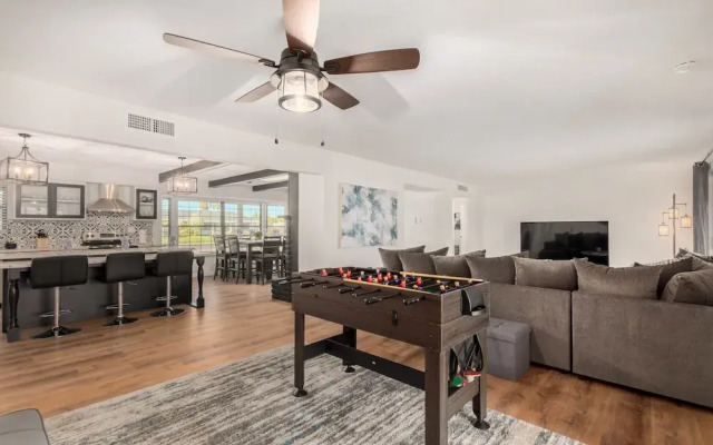 Glencove Mesa 4 Bedroom Home by RedAwning