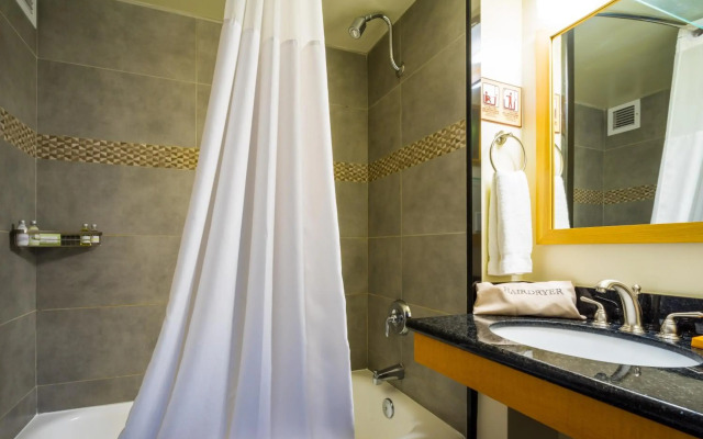 Vive Hotel Waikiki