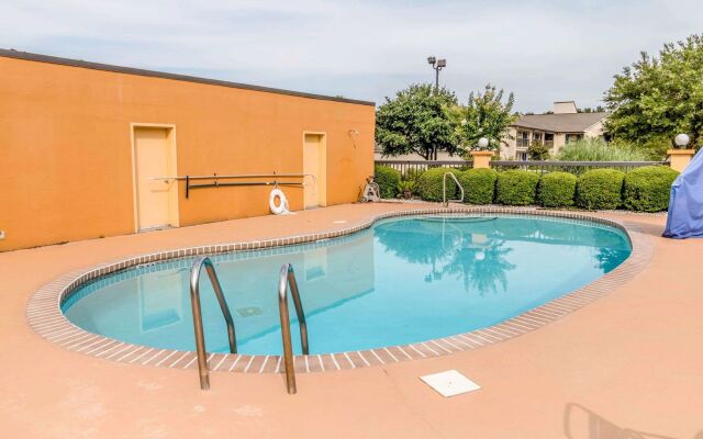 Quality Inn Savannah I-95