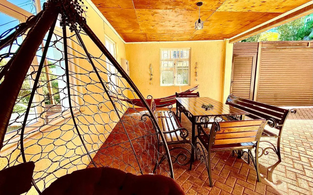 Дом на переулке Буачидзе 2