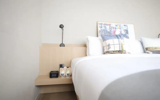 Read and Rest Hotel