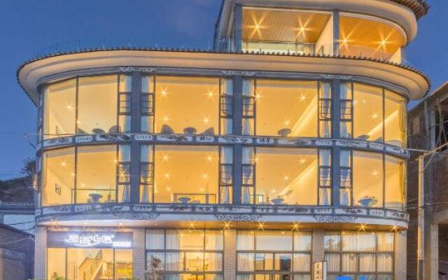 Xingyuxinyuan Lake View Holiday Hotel