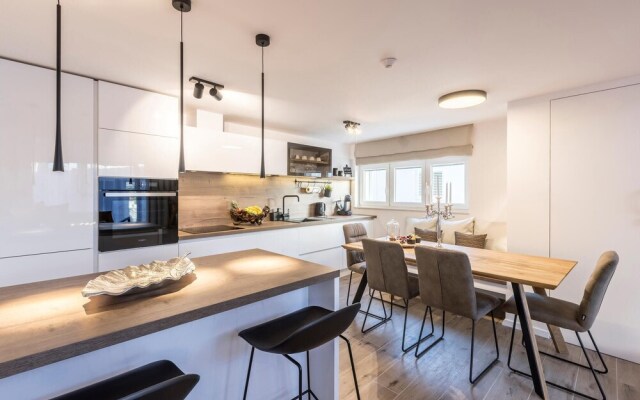 Amazing Home in Supetar With Jacuzzi, Wifi and 2 Bedrooms