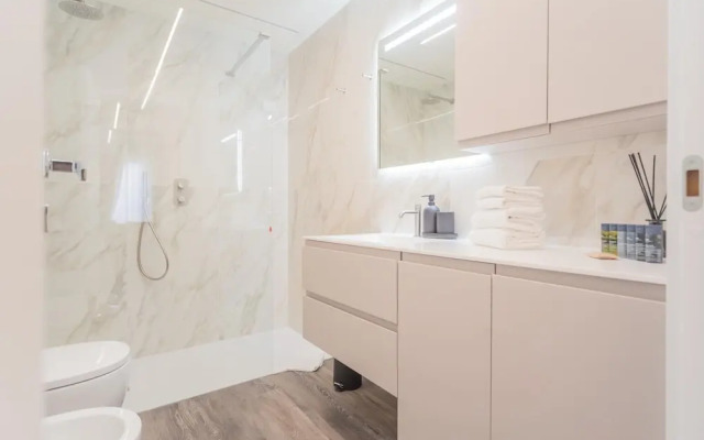 Modern Stylish Apartment in Como City