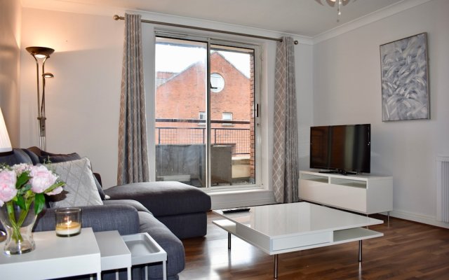 2 Bedroom Apartment With Balcony in Central Dublin