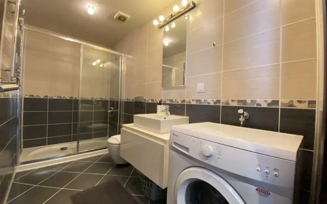 Chic Residence Flat With Central Location In Sisli