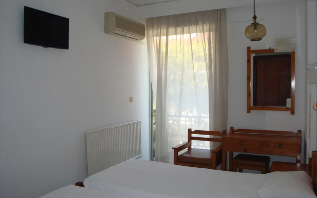 Karis Hotel