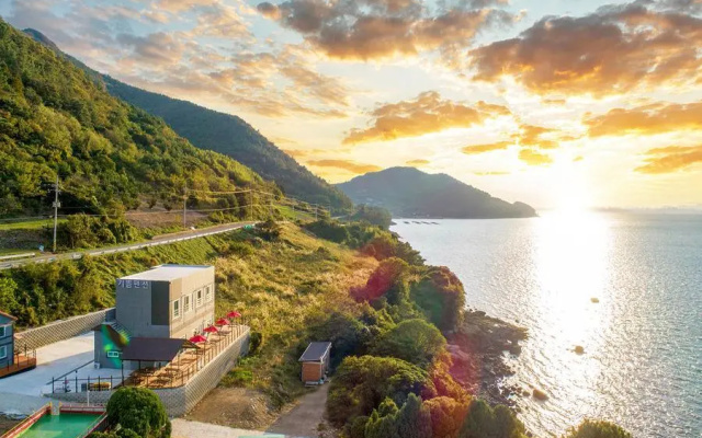 Yeosu Geumodo Gippumjoy Pension
