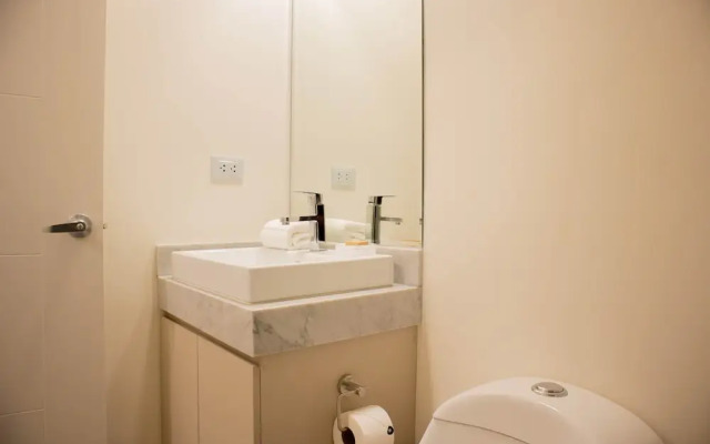 w Impressive 1BR w Balcony in Miraflores