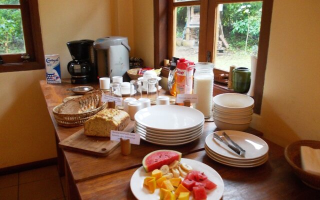 Thitaw Lay House B & B