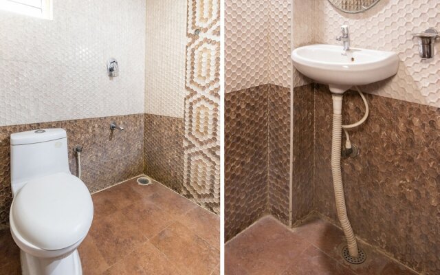 OYO 68189 Durga Deluxe