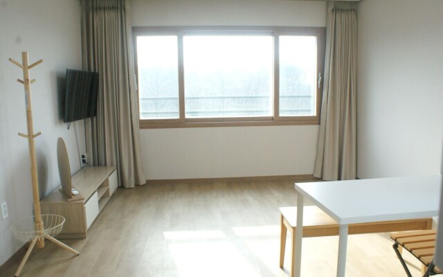 A Way To Gwaneumsa Temple