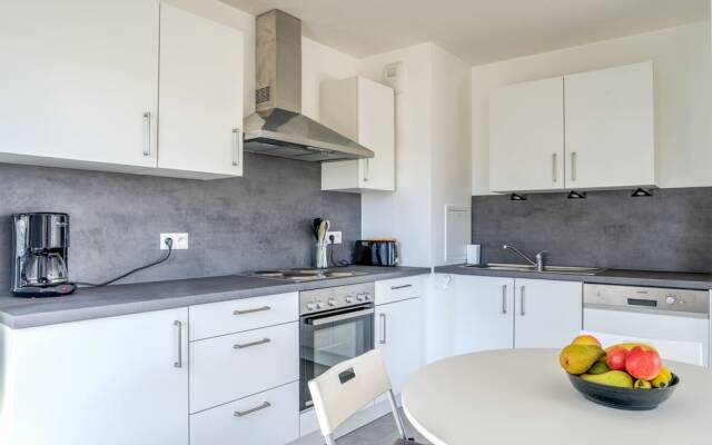 Pretty One-bedroom Apartment of 70m² With Balcony - Strasbourg