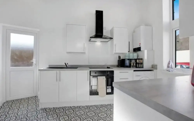 Compact 1-bed Flat for Friends & Colleagues