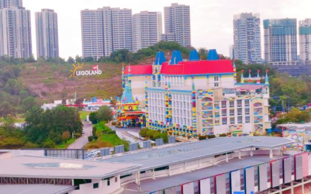 Legoland-7min walk at Happy Journey Stay @ Dpristine Lakeview(8pax) Max – Outside – Iskandar Puteri
