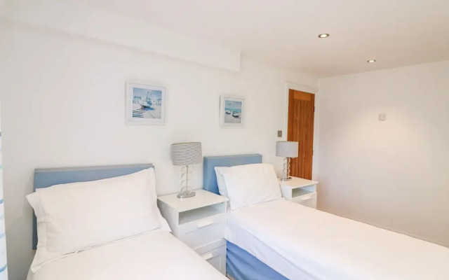 1 Camperdown Lodge