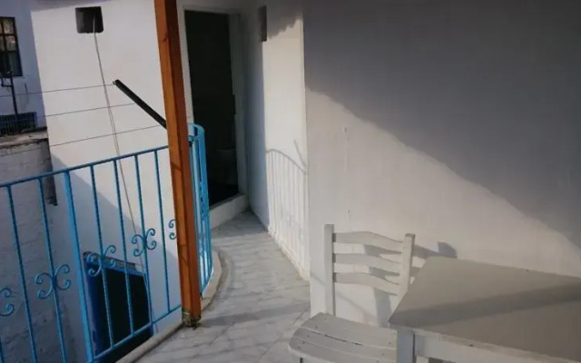 Mavi Beyaz Konuk Evi