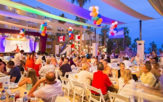 Villa del Palmar Residences