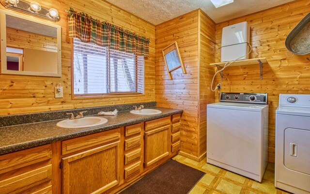 512blackbearlookspncb - Black Bear Lookout