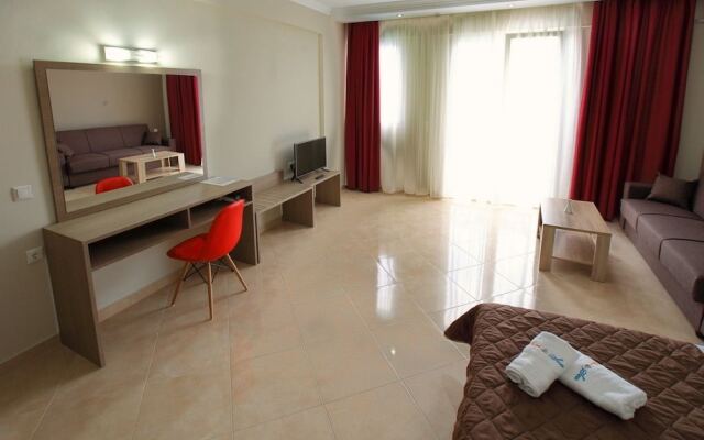 Sun & Sea Luxury Hotel