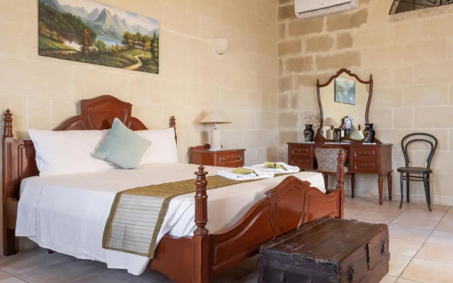 Villayana Gozitan Farmhouse with pool