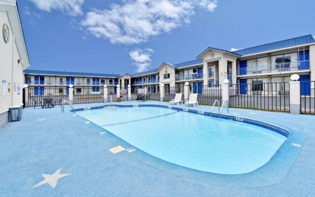 Americas Best Value Inn Hillsboro