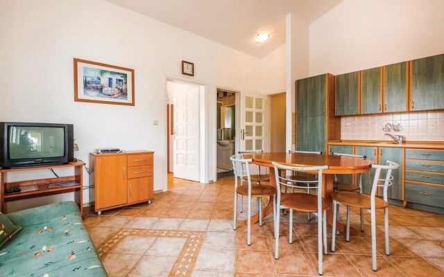 Beautiful Home in Banjol With Wifi and 2 Bedrooms